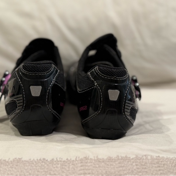 Shimano women’s cycle shoe SH-WR62L (US: 9.5, Euro: 42) - Picture 7 of 9